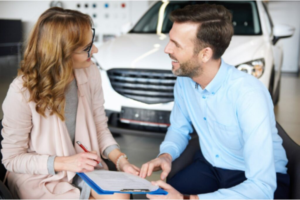 Asesoría de renting entre ejecutiva y cliente